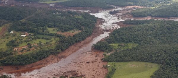 Consecuencias de la ruptura de la represa minera en Brasil - Sputnik Mundo