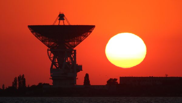 Radiotelescopio P-2500 en Crimea Radiotelescopio P-2500 en Crimea - Sputnik Mundo