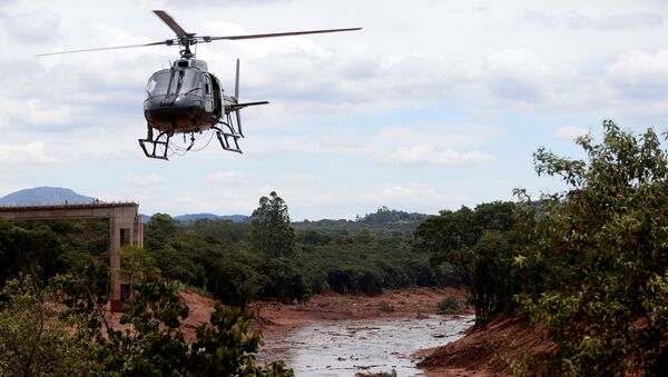 Las consecuencias de la rotura de una represa en Brasil - Sputnik Mundo