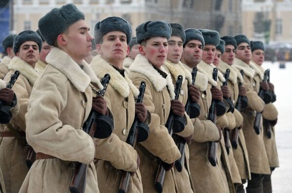 Un desfile para celebrar el 75 aniversario del levantamiento del sitio de Leningrado - Sputnik Mundo