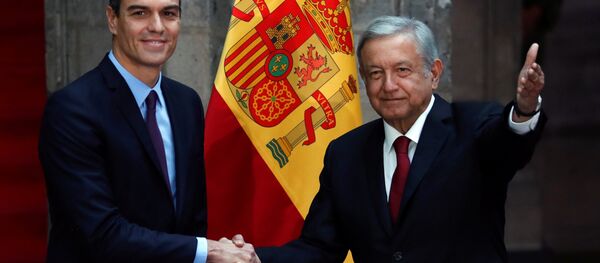 El presidente del Gobierno español, Pedro Sánchez, y el presidente de México, Andrés Manuel López Obrador - Sputnik Mundo