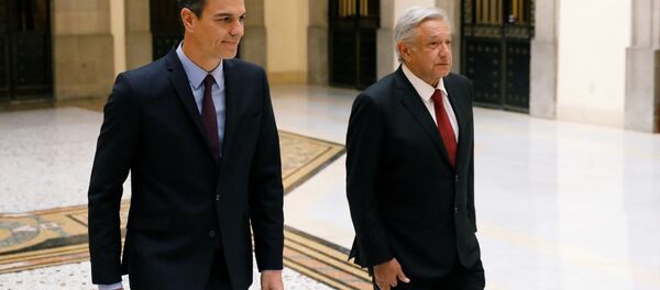 El presidente del Gobierno español, Pedro Sánchez, y el presidente de México, Andrés Manuel López Obrador - Sputnik Mundo