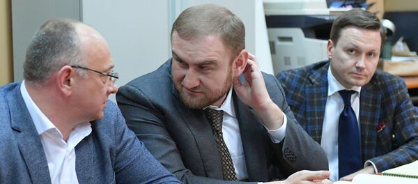 Rauf Arashukov, senador de Karacháyevo-Cherkesia (a la derecha) - Sputnik Mundo