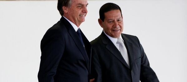 El presidente de brasil, Jair Bolsonaro, y el vicepresidente del país, Hamilton Mourao - Sputnik Mundo