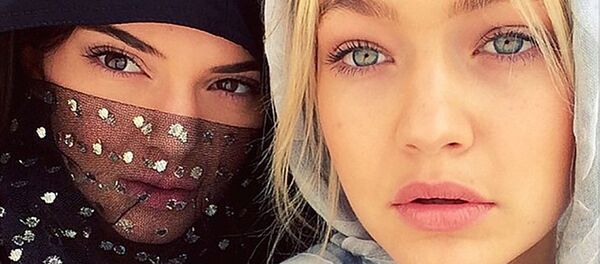 Día Mundial del Hiyab: estas son las famosas que han lucido el velo musulmán Día Mundial del Hiyab: estas son las famosas que han lucido el velo musulmán - Sputnik Mundo