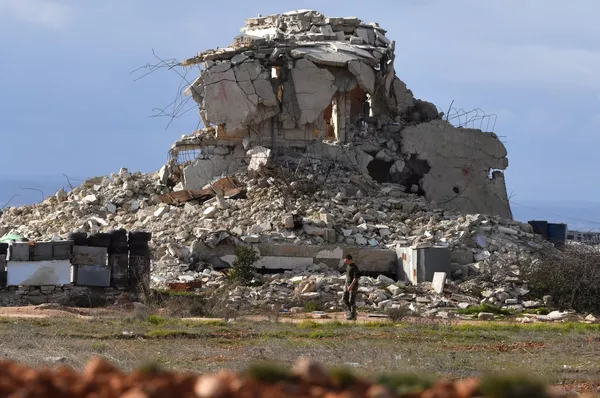 Fuertes y templados por la guerra: cómo los militares sirios regresan a Manbij Fuertes y templados por la guerra: cómo los militares sirios regresan a Manbij - Sputnik Mundo