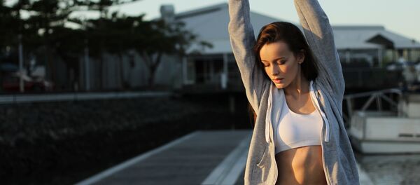 Una mujer hace jogging - Sputnik Mundo