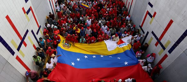Manifestación en apoyo de Maduro - Sputnik Mundo