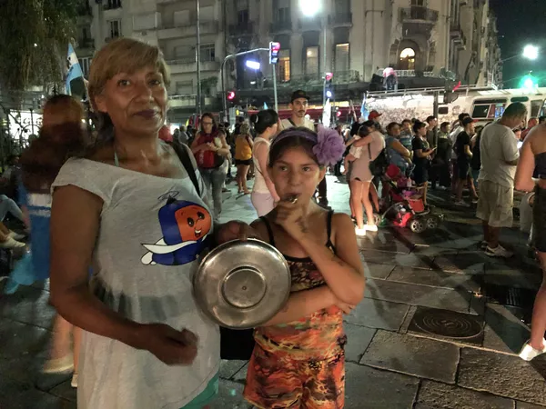 Manifestantes en Buenos Aires Manifestantes en Buenos Aires - Sputnik Mundo