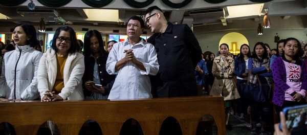 Los dobles de Rodrigo Duterte y Kim Jong-un - Sputnik Mundo