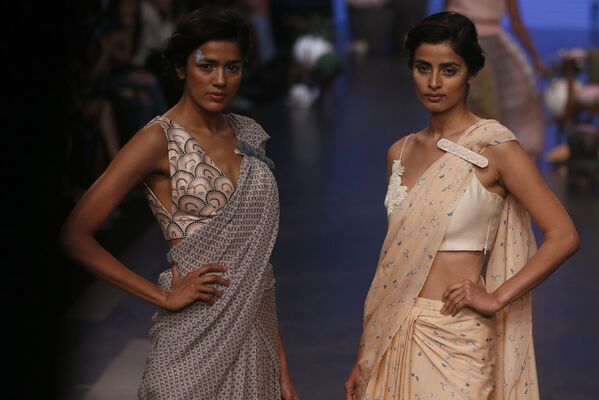 Oriente sensual: Bombay alberga un colorido desfile de modas - Sputnik Mundo