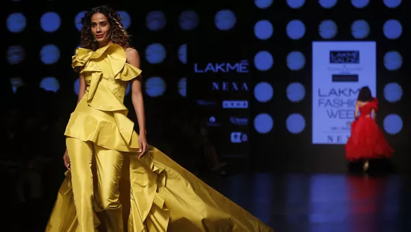 Oriente sensual: Bombay alberga un colorido desfile de modas - Sputnik Mundo