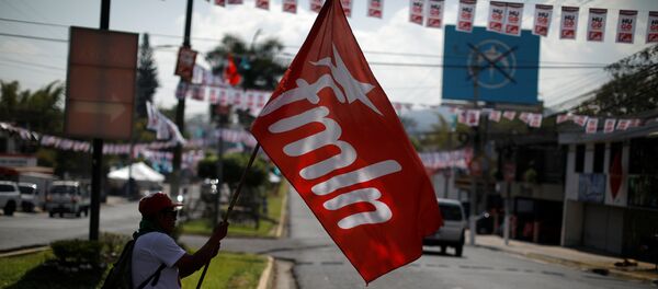 La bandera del FMLN - Sputnik Mundo