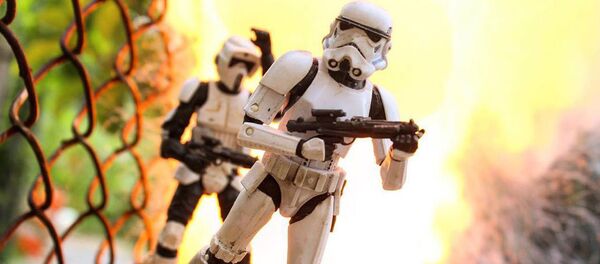 El fantástico mundo de la 'Guerra de las galaxias' cobra vida a través de la cámara de un aficionado - Sputnik Mundo