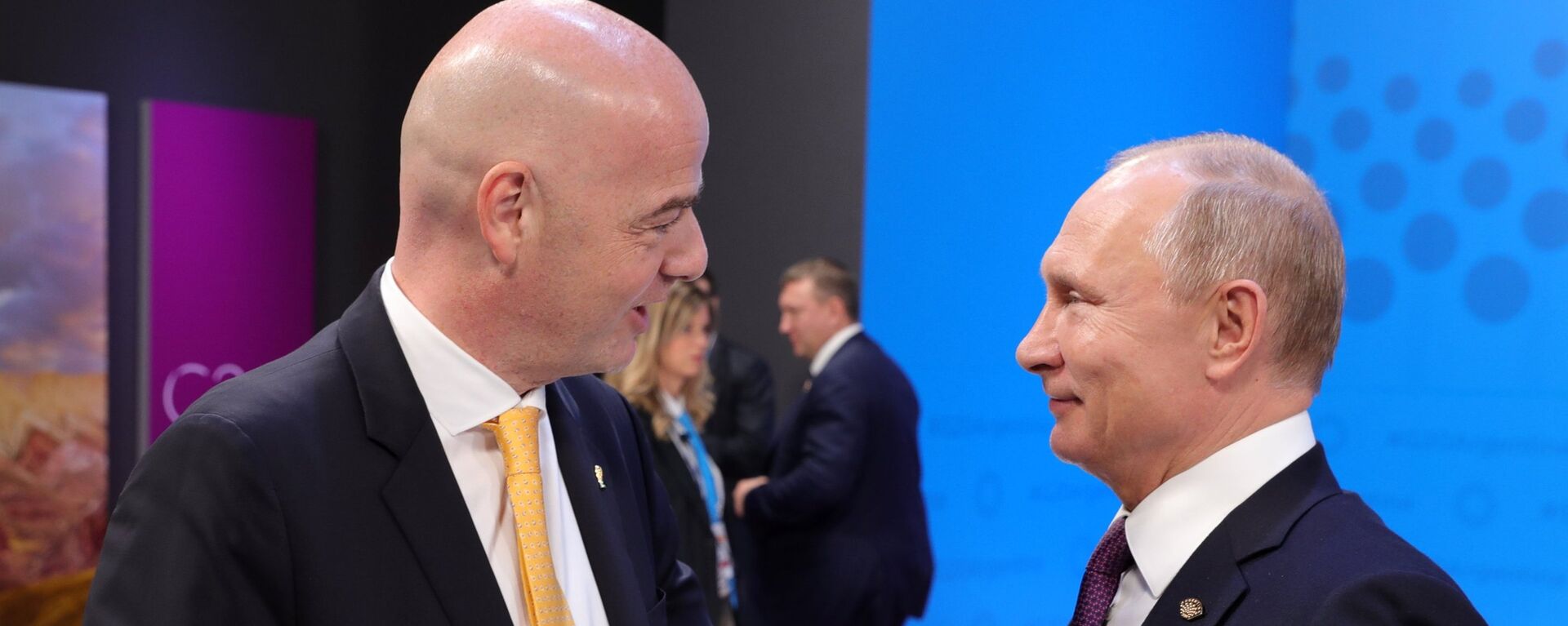 El presidente de la FIFA, Gianni Infantino, y el presidente de Rusia, Vladímir Putin (archivo) - Sputnik Mundo, 1920, 21.09.2023