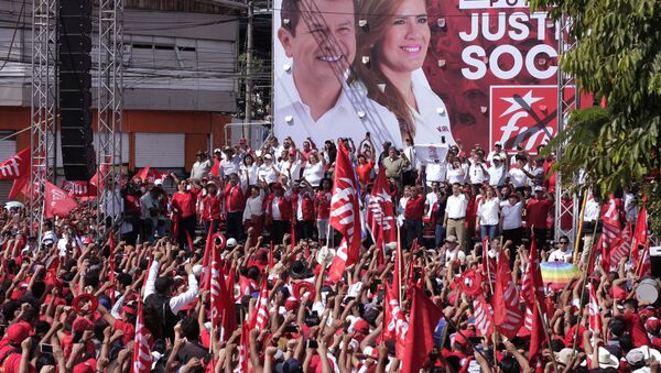 Partidarios del Frente Farabundo Martí para la Liberación Nacional (FMLN) en El Salvador - Sputnik Mundo