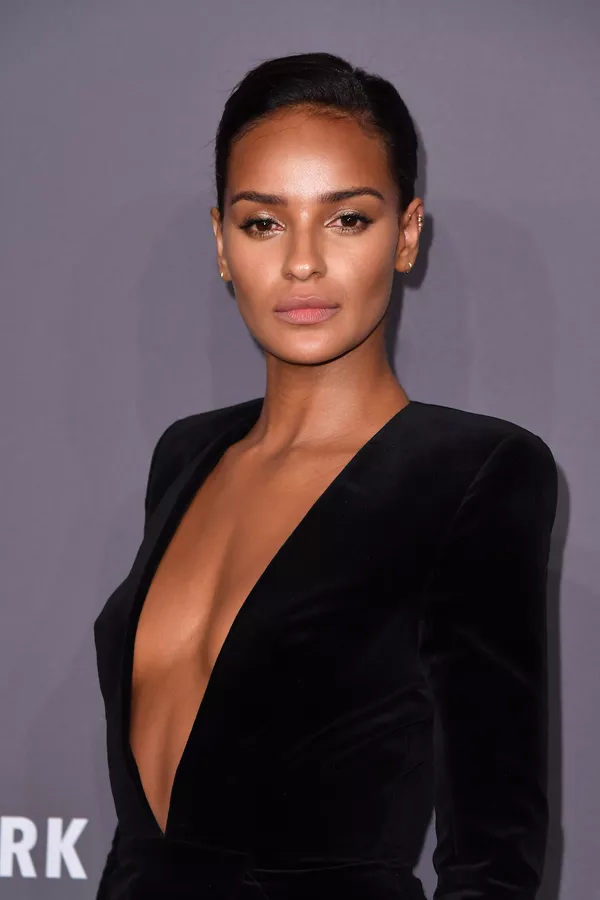 Los más bellos y sexuales atuendos de las invitadas de la Gala amfAR 2019 Los más bellos y sexuales atuendos de las invitadas de la Gala amfAR 2019 - Sputnik Mundo
