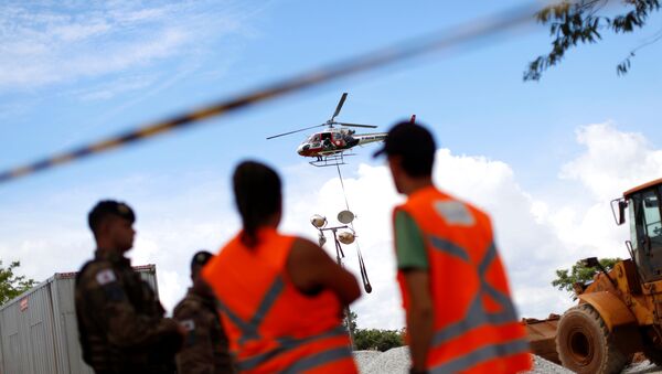 La búsqueda de víctimas en la región de Brumadinho, Brasil - Sputnik Mundo