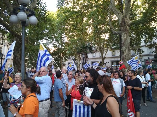 Manifestación Diálogo por la paz para Venezuela, convocada por el Pit-Cnt, el Encuentro Sindical Nuestra América y la Jornada Continental en Defensa de la Democracia y Contra el Neoliberalismo Manifestación Diálogo por la paz para Venezuela, convocada por el Pit-Cnt, el Encuentro Sindical Nuestra América y la Jornada Continental en Defensa de la Democracia y Contra el Neoliberalismo - Sputnik Mundo