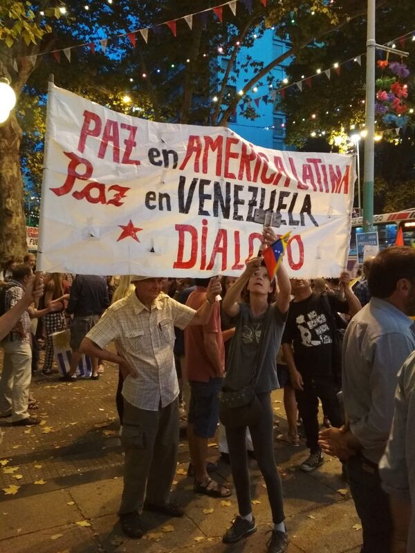 Manifestación Diálogo por la paz para Venezuela, convocada por el Pit-Cnt, el Encuentro Sindical Nuestra América y la Jornada Continental en Defensa de la Democracia y Contra el Neoliberalismo Manifestación Diálogo por la paz para Venezuela, convocada por el Pit-Cnt, el Encuentro Sindical Nuestra América y la Jornada Continental en Defensa de la Democracia y Contra el Neoliberalismo - Sputnik Mundo