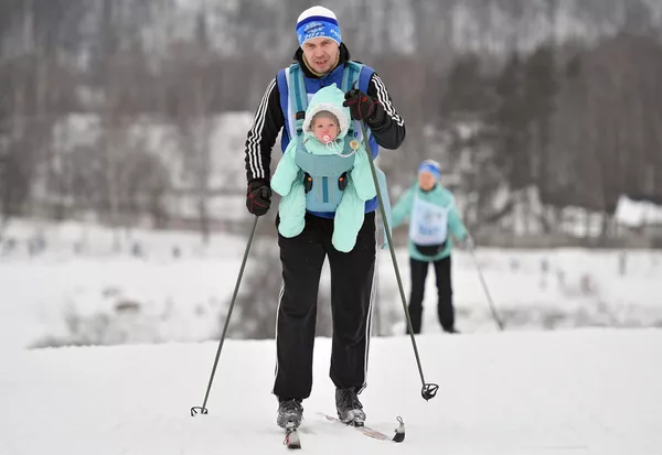 Una carrera de esquí masiva reúne a personas de todos los rincones de Rusia Una carrera de esquí masiva reúne a personas de todos los rincones de Rusia - Sputnik Mundo