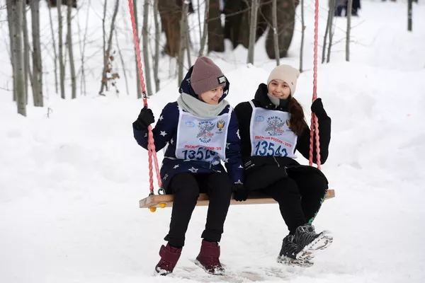 Una carrera de esquí masiva reúne a personas de todos los rincones de Rusia Una carrera de esquí masiva reúne a personas de todos los rincones de Rusia - Sputnik Mundo