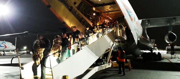 Niños rusos llegan a Moscú desde Irak Niños rusos llegan a Moscú desde Irak - Sputnik Mundo