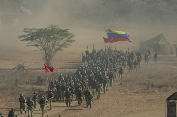 Nuestra Patria es inexpugnable: Venezuela realiza ejercicios militares a gran escala - Sputnik Mundo