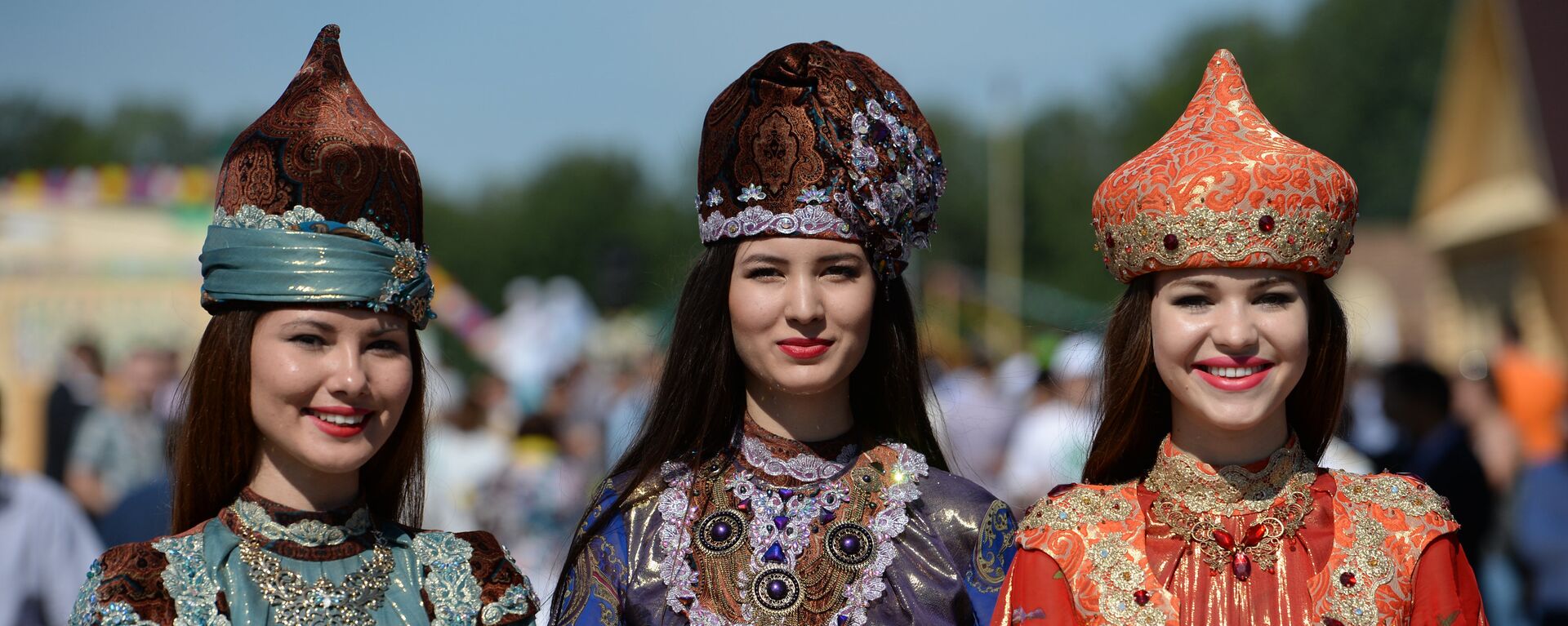 Jóvenes tártaras en trajes nacionales - Sputnik Mundo, 1920, 11.02.2019