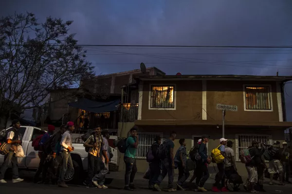 Caravana de migrantes llegando al albergue Juventud 2000, en Tijuana, Baja California, México Caravana de migrantes llegando al albergue Juventud 2000, en Tijuana, Baja California, México - Sputnik Mundo
