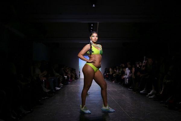 Más allá de los estereotipos: este desfile de moda no te dejará indiferente - Sputnik Mundo