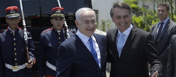 El primer ministro israelí, Benjamín Netanyahu,es recibido por el presidente electo de Brasil, Jair Bolsonaro - Sputnik Mundo