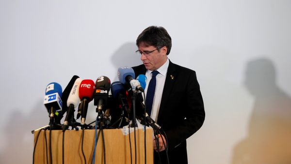 Carles Puigdemont, expresidente de Cataluña Carles Puigdemont, expresidente de Cataluña - Sputnik Mundo