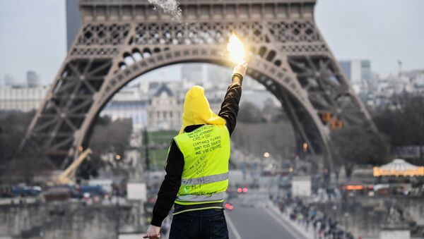 Las protestas de los 'chalecos amarillos' en París - Sputnik Mundo