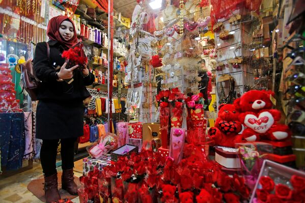 Así se celebra el día de San Valentín en distintos países del mundo - Sputnik Mundo