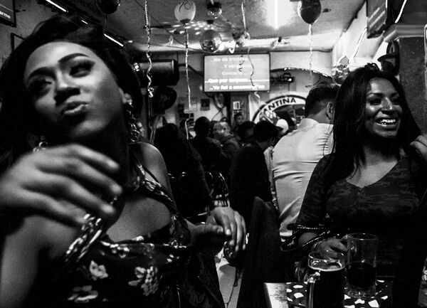 Josefina y Melanie festejan San Valentín - Sputnik Mundo