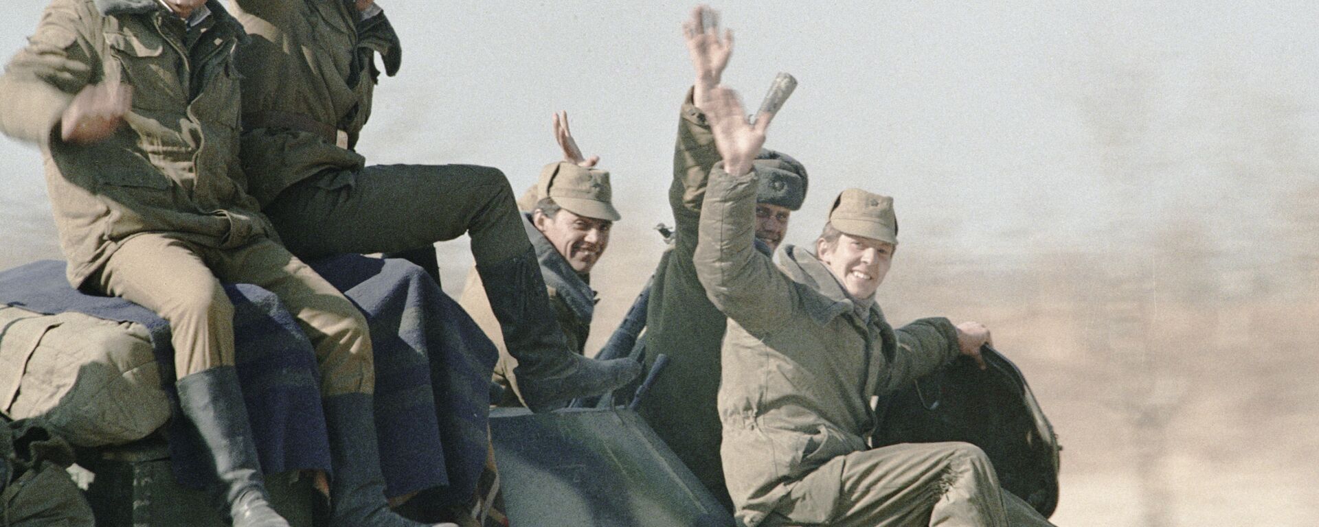 Momento histórico: 30 años de la retirada de tropas soviéticas de Afganistán - Sputnik Mundo, 1920, 16.02.2019