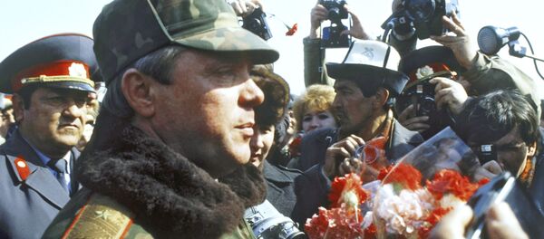 El coronel general Borís Grómov tras la retirada de las tropas de Afganistán - Sputnik Mundo