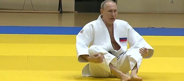 Putin se lesiona un dedo durante un entrenamiento de judo - Sputnik Mundo
