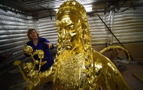 Una joven que simboliza la República Socialista Soviética de Turkmenistán - Sputnik Mundo