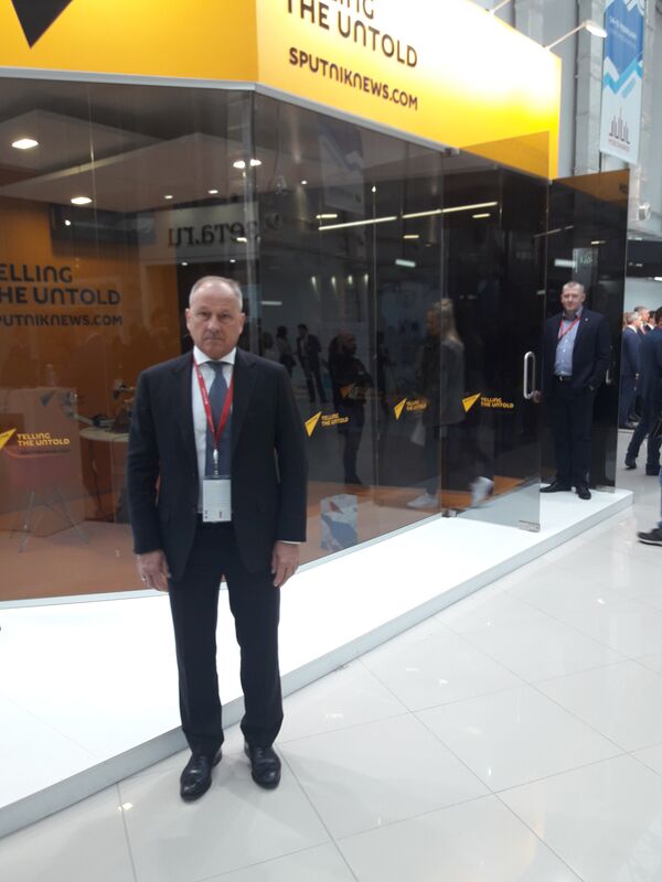 Vladímir Dmítriev - Sputnik Mundo