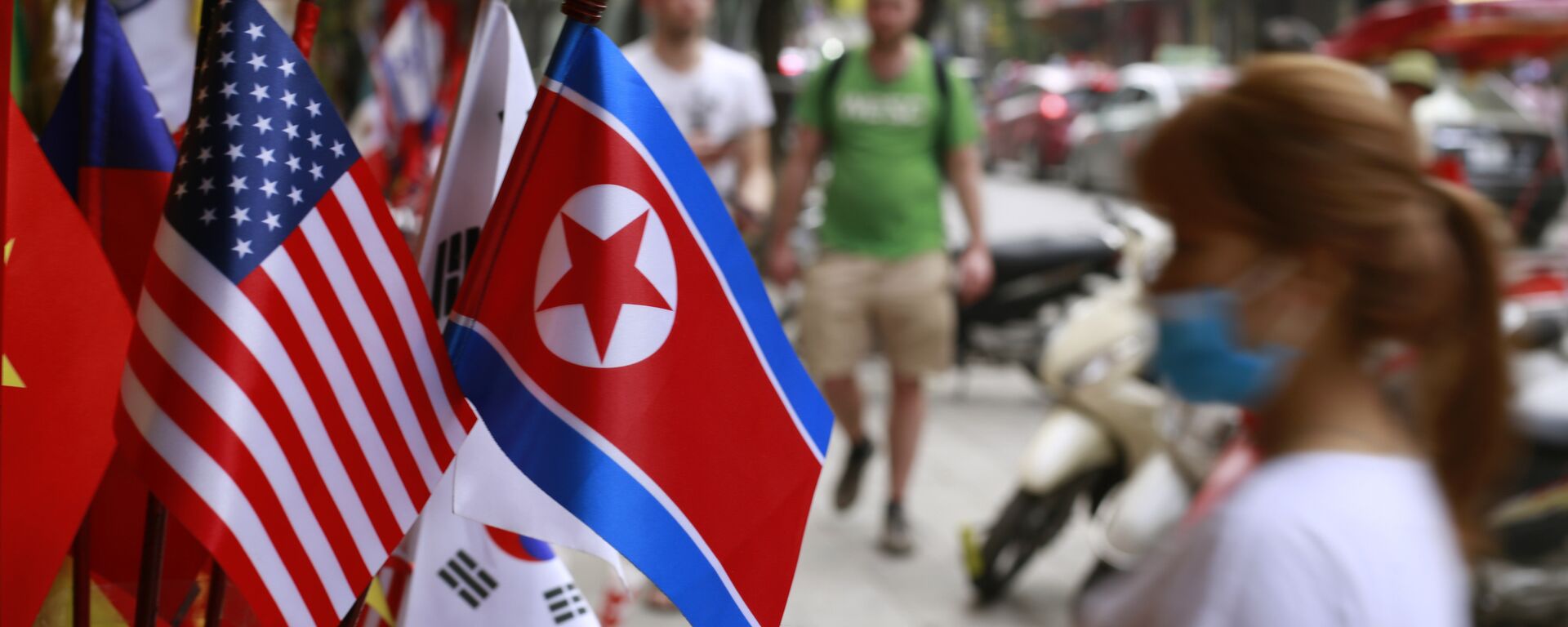 Las banderas de Corea del Norte y EEUU Las banderas de Corea del Norte y EEUU - Sputnik Mundo, 1920, 28.04.2021