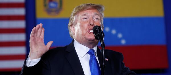 Donald Trump, presidente de EEUU, ofrece discurso sobre la crisis en Venezuela en Miami, el 18 de febrero de 2019 - Sputnik Mundo