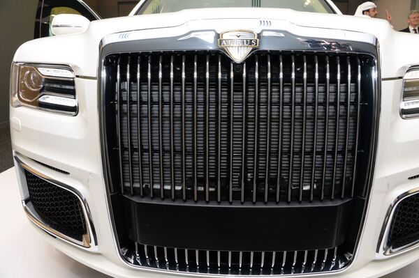 Made in Russia: la limusina de lujo Aurus 'sale de la sombra' en Abu Dabi Made in Russia: la limusina de lujo Aurus 'sale de la sombra' en Abu Dabi - Sputnik Mundo