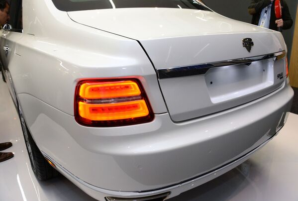 Made in Russia: la limusina de lujo Aurus 'sale de la sombra' en Abu Dabi Made in Russia: la limusina de lujo Aurus 'sale de la sombra' en Abu Dabi - Sputnik Mundo