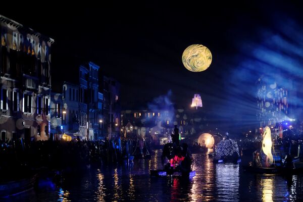 Carnaval de Venecia: desfile de barcos, festival de Marías y 'vuelo del ángel' - Sputnik Mundo