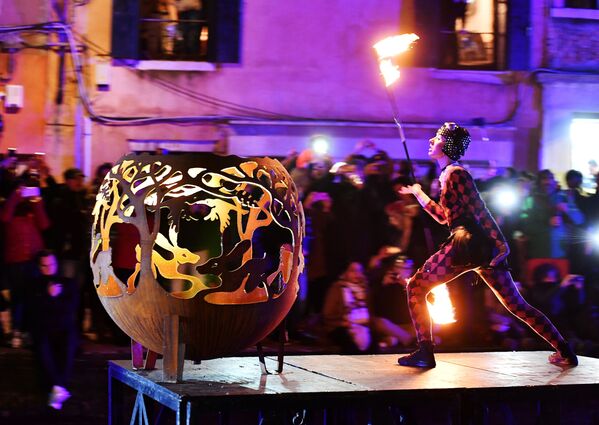 Carnaval de Venecia: desfile de barcos, festival de Marías y 'vuelo del ángel' - Sputnik Mundo