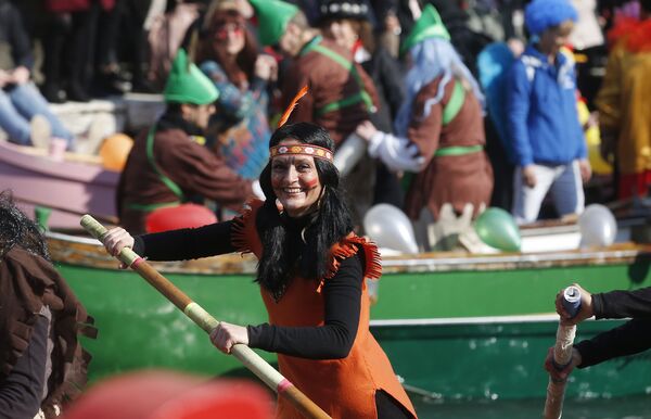 Carnaval de Venecia: desfile de barcos, festival de Marías y 'vuelo del ángel' - Sputnik Mundo