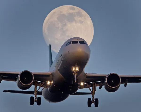 'Luna de nieve': así fue bautizada la primera superluna del 2019 'Luna de nieve': así fue bautizada la primera superluna del 2019 - Sputnik Mundo
