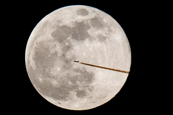 'Luna de nieve': así fue bautizada la primera superluna del 2019 'Luna de nieve': así fue bautizada la primera superluna del 2019 - Sputnik Mundo